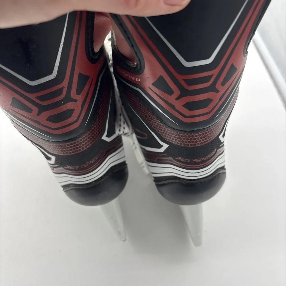 CCM JetSpeed FT340 Youth Ice Hockey Skates Size 5 Lace-Up Black/Red/White